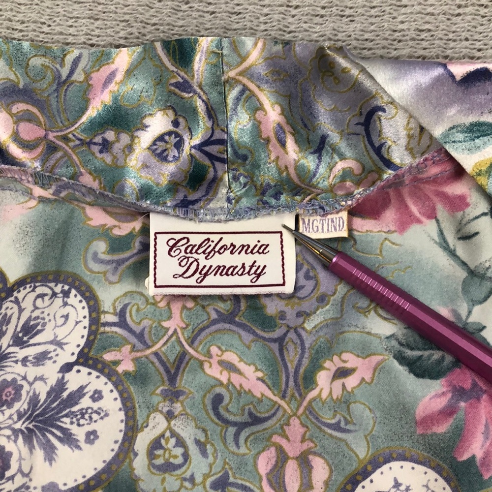 Vintage California Dynasty robe - Picture 7 of 7